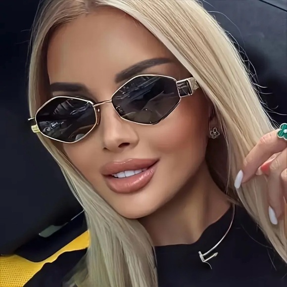 SHEIN Gold Frame Black Lens Sunglasses - Picture 1 of 5